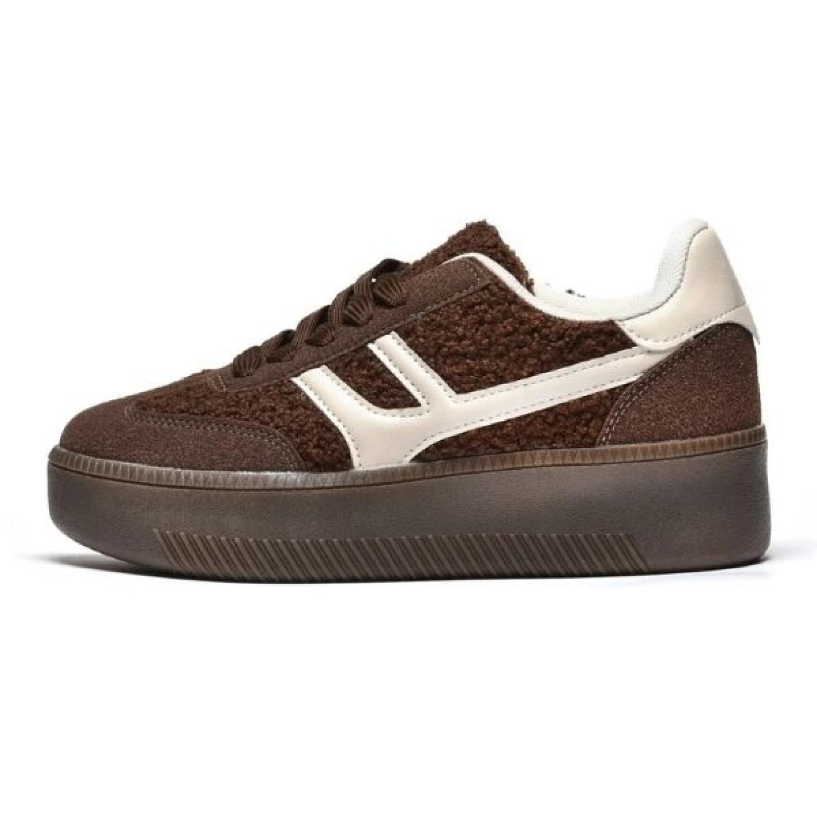 ŽENSKE PATIKE U RETRO STILU SA EFEKTNIM DETALJIMA L182684-BRW