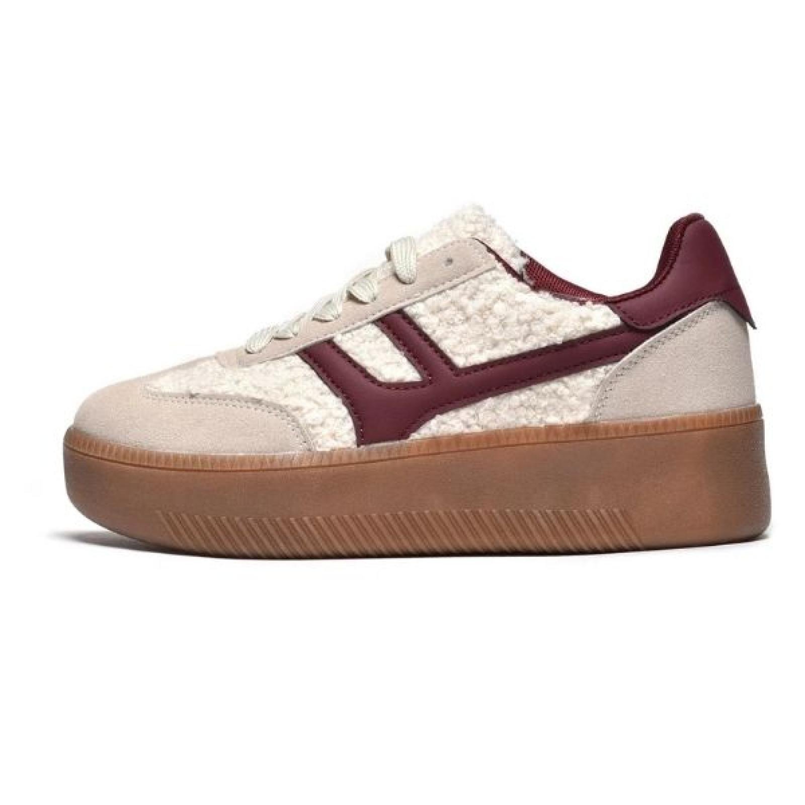ŽENSKE PATIKE U RETRO STILU SA EFEKTNIM DETALJIMA L182684-BEI