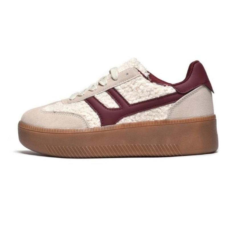 ŽENSKE PATIKE U RETRO STILU SA EFEKTNIM DETALJIMA L182684-BEI