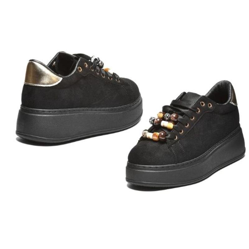 ŽENSKE PATIKE SA DEKORATIVNIM PRIVJESCIMA I METALIK DETALJIMA (L182686-BLK )