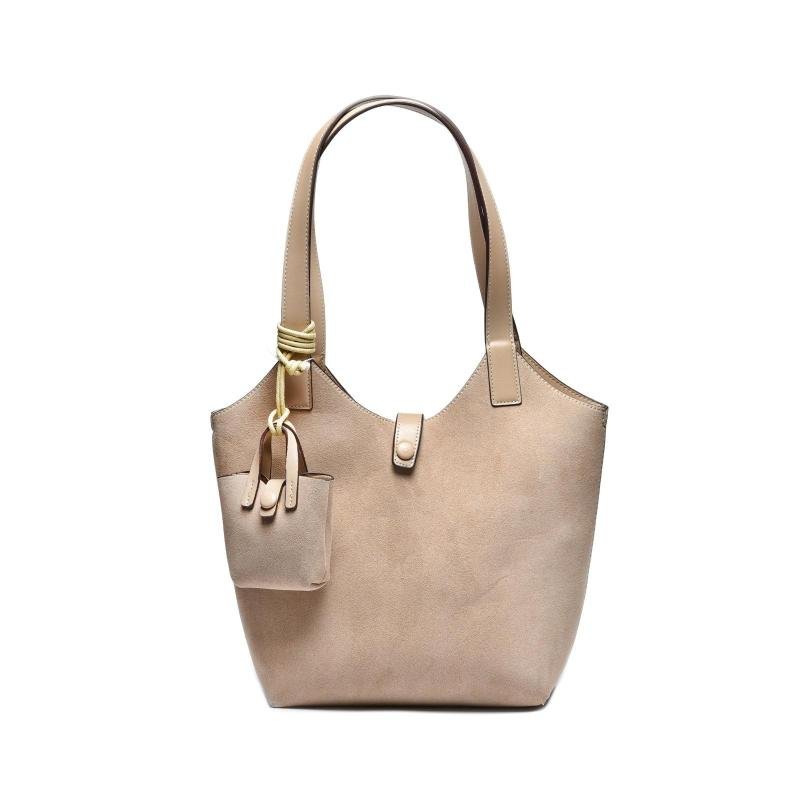 Ženska torba sa dekorativnom mini torbicom - T012675-TAP