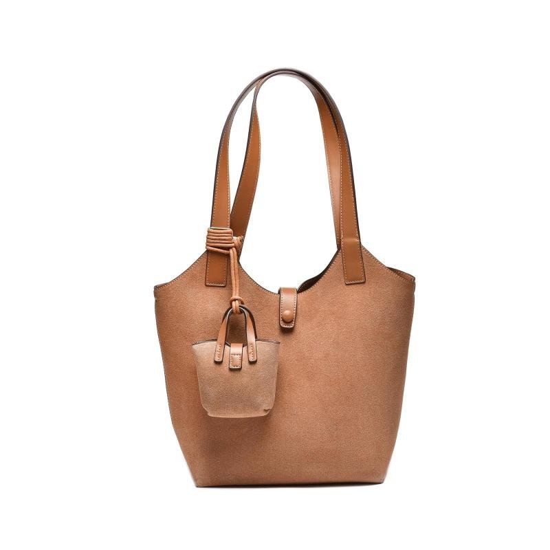 Ženska torba sa dekorativnom mini torbicom - T012675-CAM