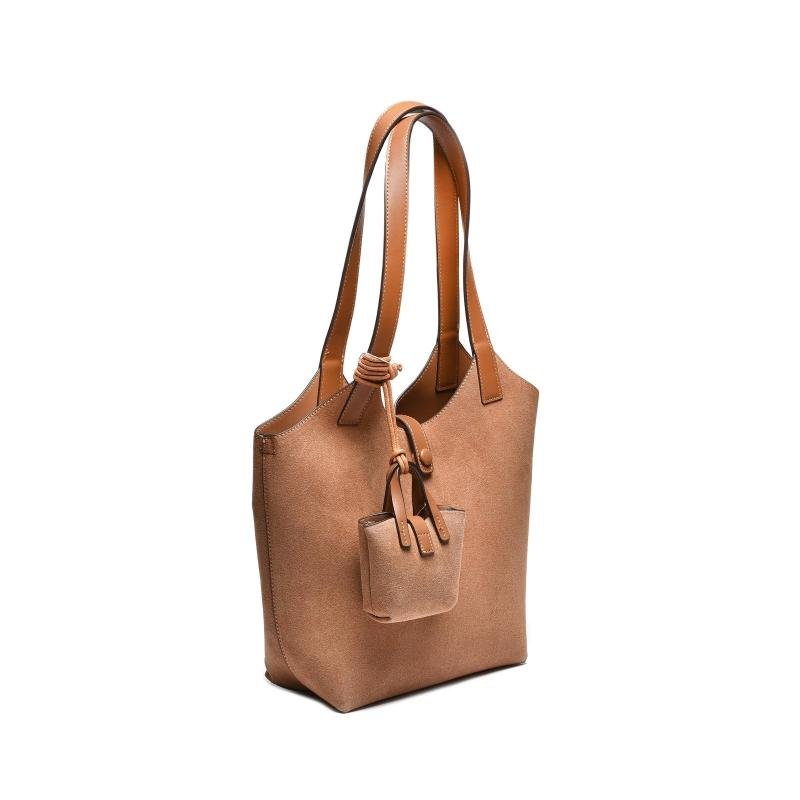Ženska torba sa dekorativnom mini torbicom - T012675-CAM
