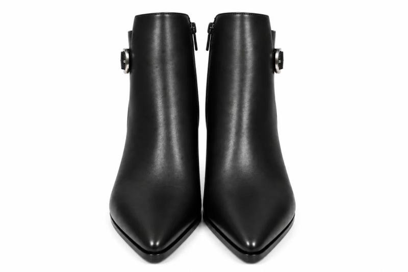 ŽENSKE ČIZME SA DEBELOM ŠTIKLOM I ELEGANTNIM KAIŠEM LH352625-BLK