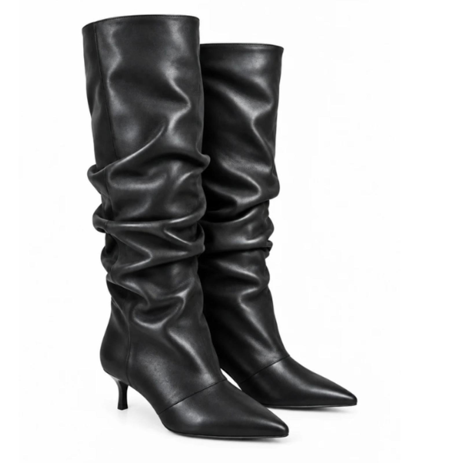 ŽENSKE KAUBOJKE SA ŠTIKLOM I ELEGANTNIM DEKORATIVNIM DETALJIMA LX562632BLK-PU