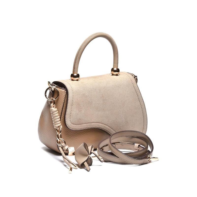 Torba kombinovane teksture sa ukrasnim privescima - T012697-TAP