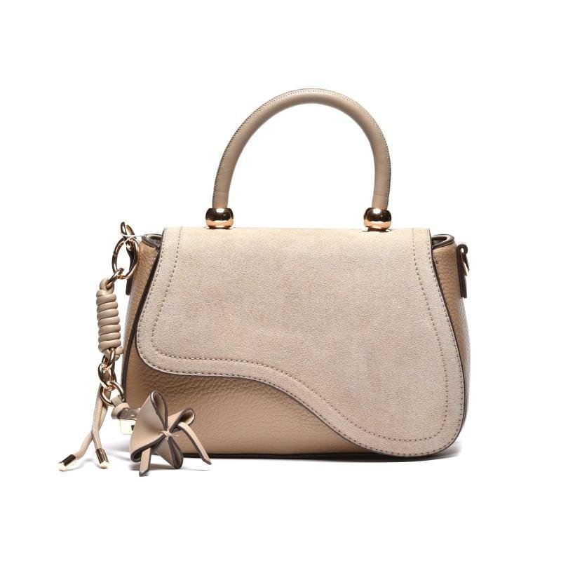 Torba kombinovane teksture sa ukrasnim privescima - T012697-TAP