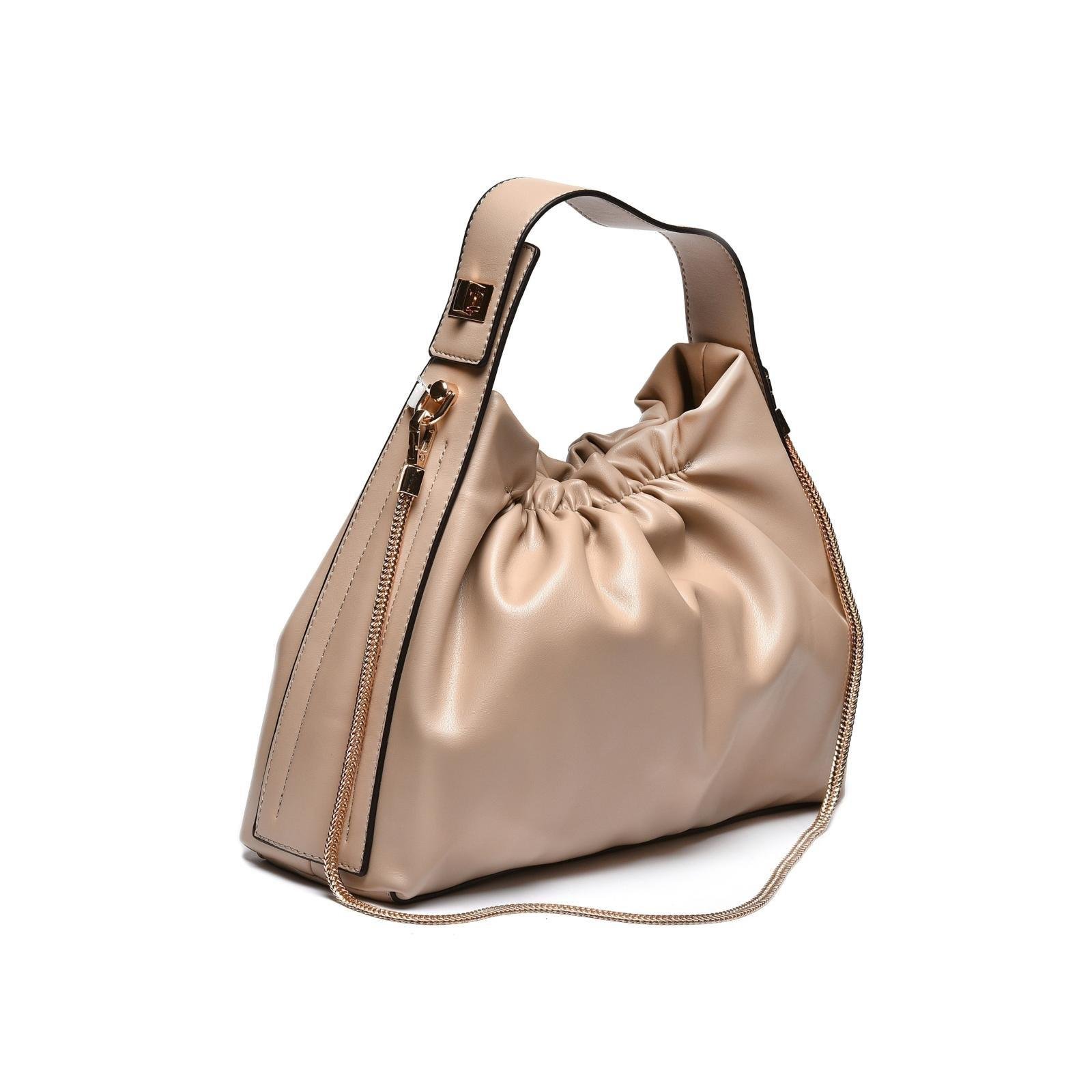 Torba mekane nabrane forme sa zlatnim detaljima - T012692-BEI