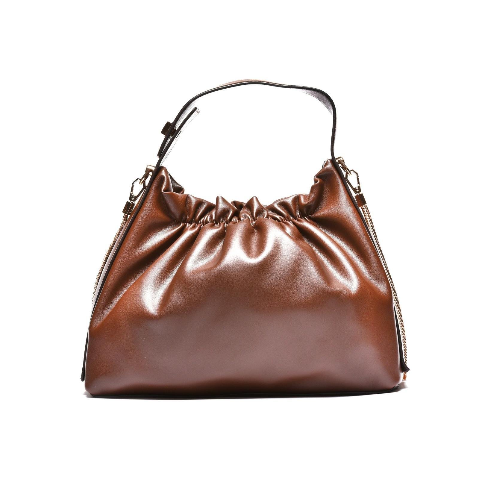 Torba mekane nabrane forme sa zlatnim detaljima - T012692-C.COF