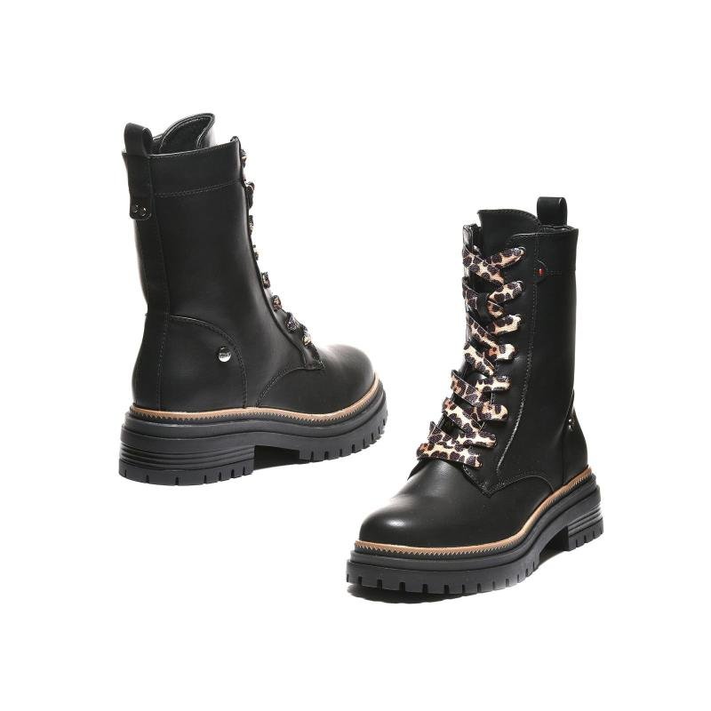 Ravne martinke sa animal dezenom i dekorativnim pertlama - LH052633-BLK