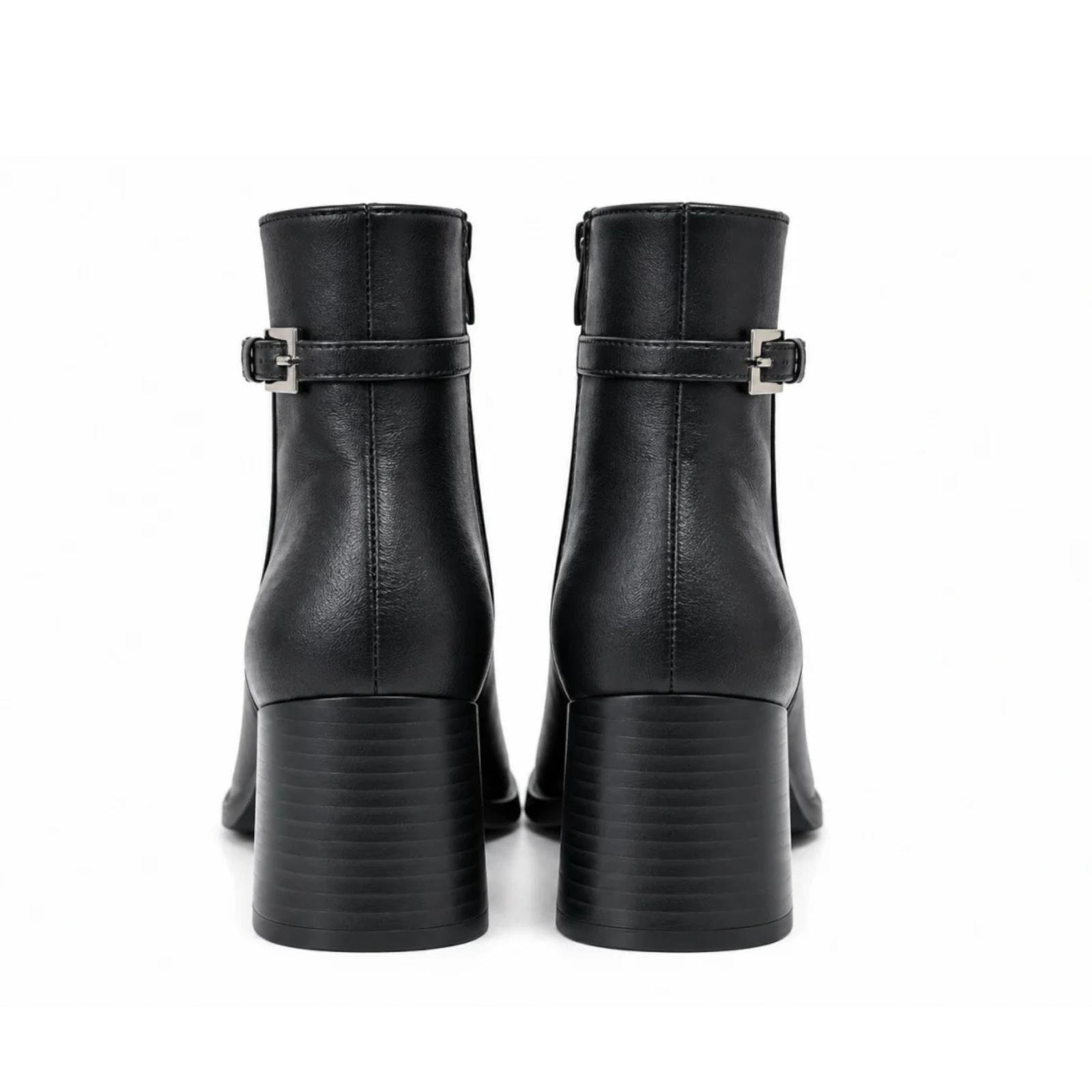 Ženske čizme sa dekorativnim kaišem - LH622622-BLK